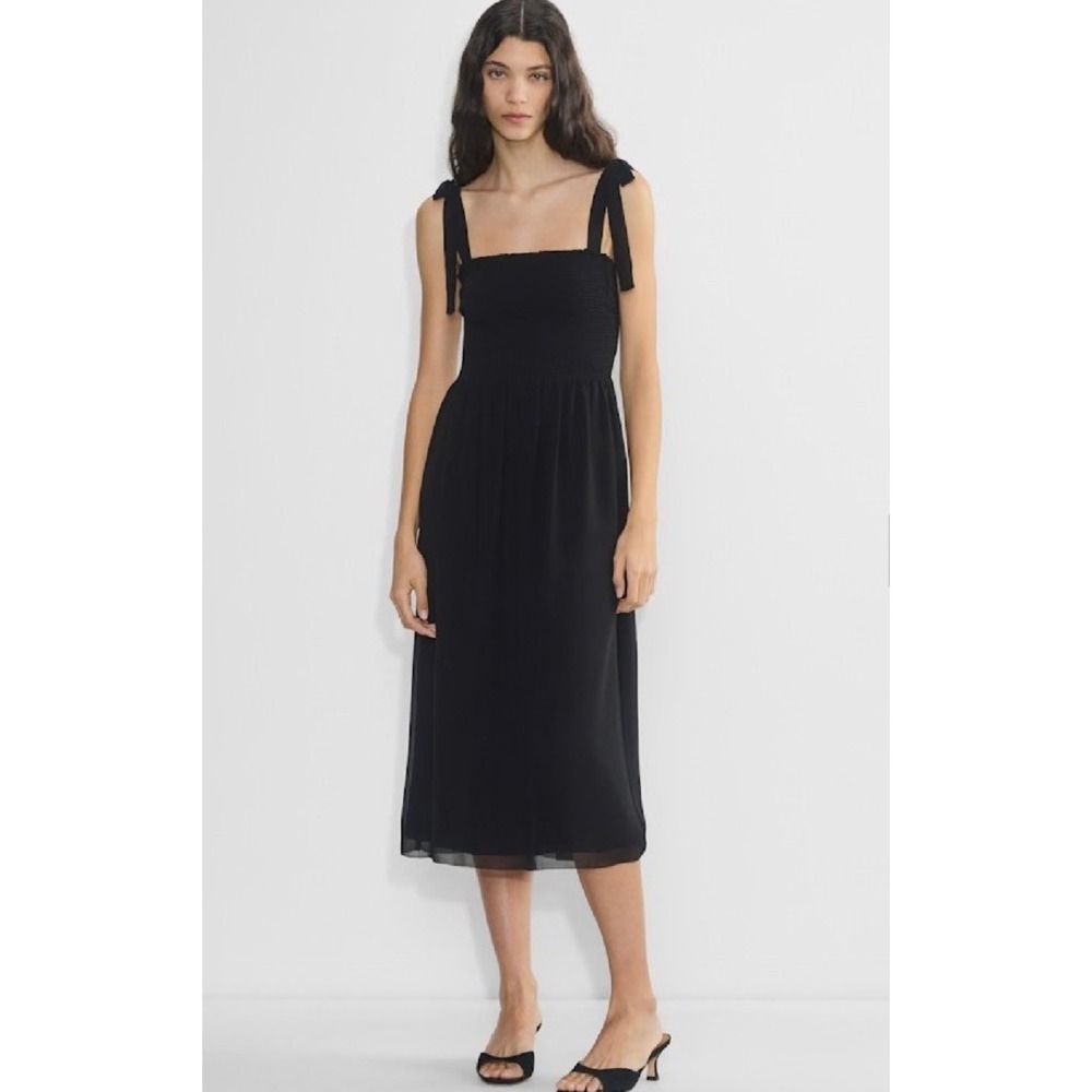 Wilfred Aritzia Golden Hour Dress Black Smocked Tie Shoulder Size Small